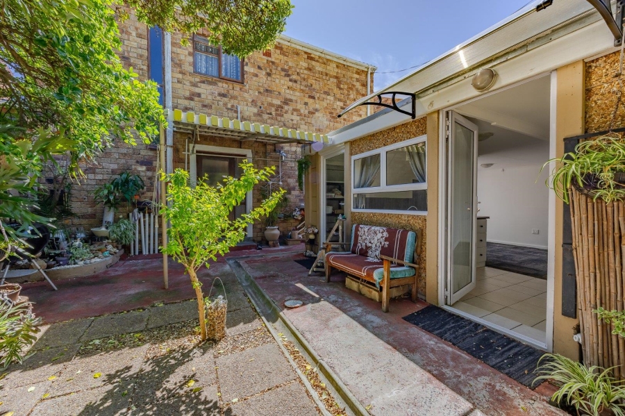 4 Bedroom Property for Sale in Kirstenhof Western Cape